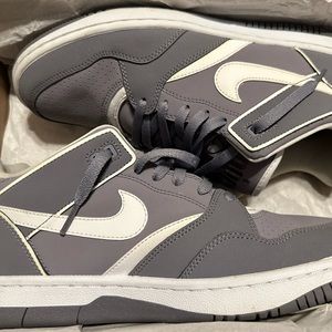 Men’s 10.5 Nike Sky Force 88 Low